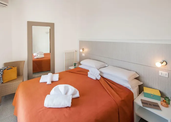 Teresa Hotel *